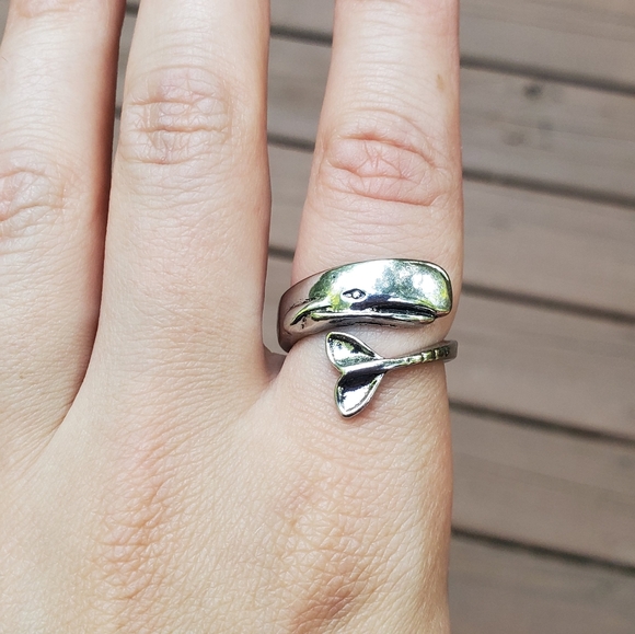 NWOT Silver Lucky Whale Ring - Picture 4 of 10